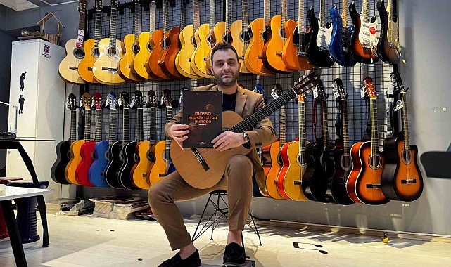 Ahmet Kılıç "Klasik Gitar Metodu"nu yayınladı