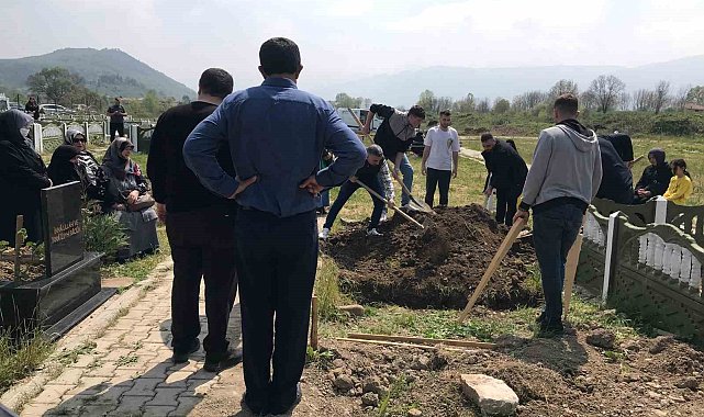 Aile katliamı yapan şahıs cenaze namazı kılınmadan defnedildi