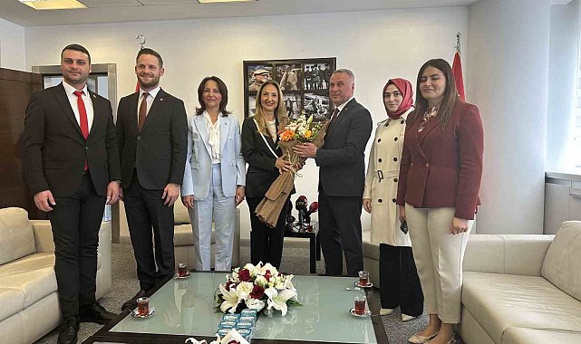 AK Parti heyetinden CHP'ye bayram ziyareti