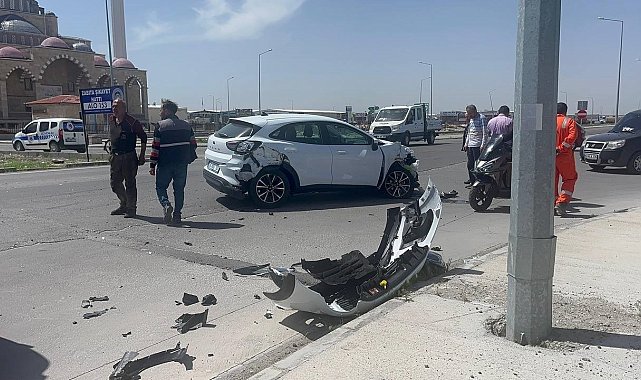 Aksaray'da tır ile çarpışan otomobil hurdaya döndü: 1 yaralı