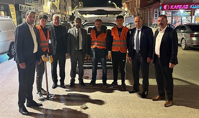 Alaca'da plastik yol butonları söküldü