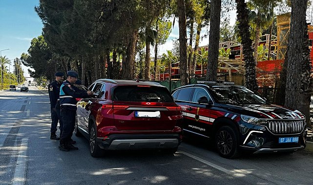 Alanya&#039;da jandarmadan sürücülere güvenli sürüş uyarısı