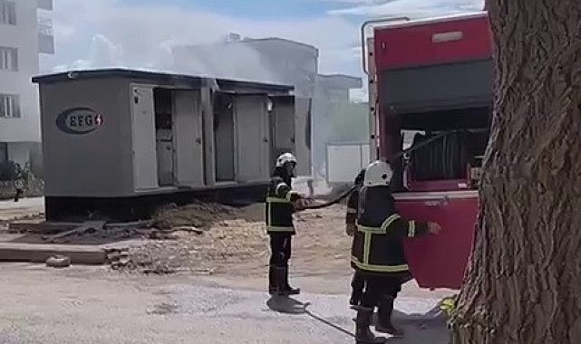 Alev alan trafo korkuya neden oldu