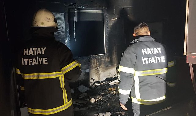 Altınözü'nde yanan evde maddi hasar oluştu