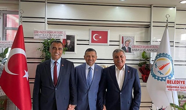 Altıntaş'ta Hikmet Tunç, görevi Arif Teke'den devraldı