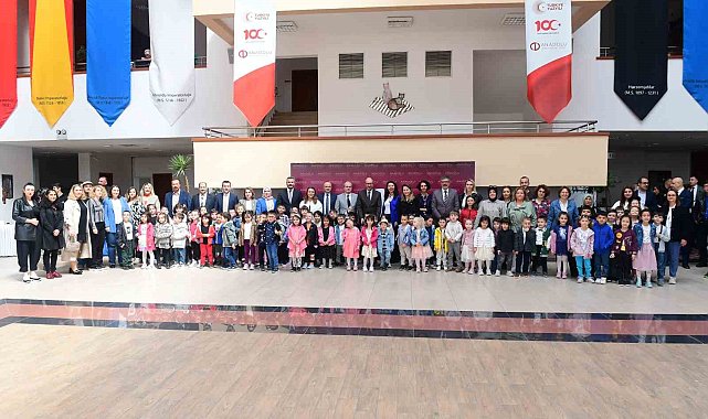 Anadolu Üniversitesi bayramlaşma töreninde bir araya geldi