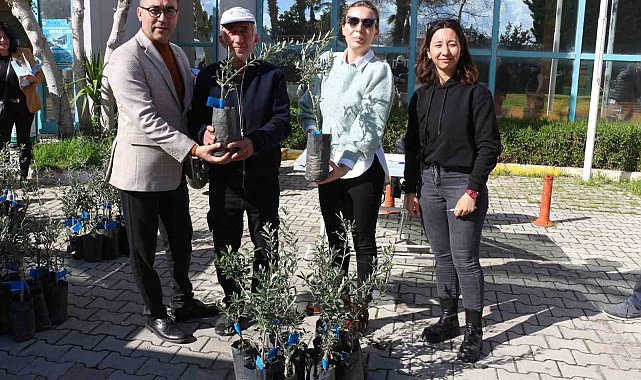 Antalya Büyükşehir Belediyesi'nden Serikli çiftçilere 700 zeytin fidanı