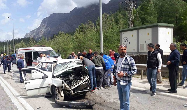 Antalya- Isparta karayolunda 2 araç birbirine girdi: 1 ölü, 7 yaralı