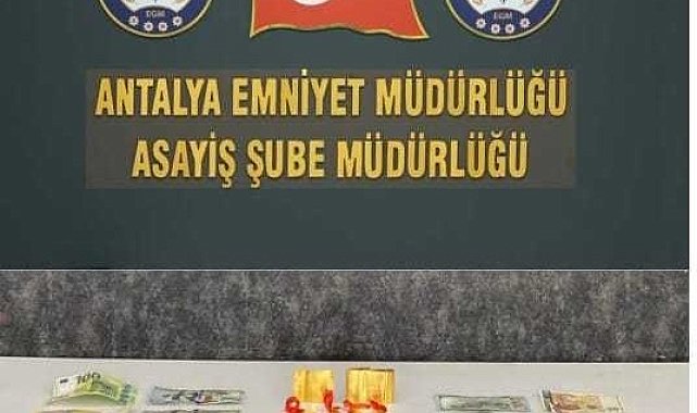 Antalya'da 'polis ve savcıyım' diyerek vatandaşları dolandıran 2 şüpheli yakalandı
