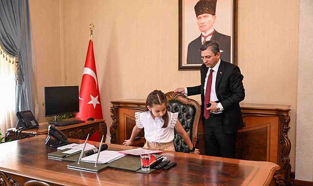 Antalya'nın çocuk valisi makamı devraldı