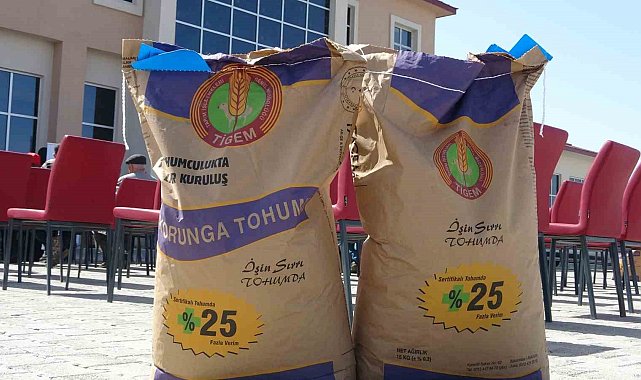 Ardahan&#039;da 210 çiftçiye 45 ton korunga tohumu dağıtıldı