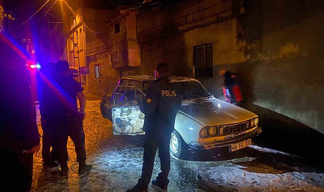 Arkadaşlarına pusu kuran şahsın otomobili kundaklandı