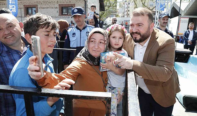 Arnavutköy Belediyesi tarafından çocuklar için bayram şenliği düzenlendi