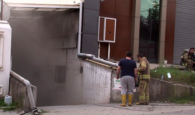 Ataşehir'de işyerinde çıkan yangın korkuttu