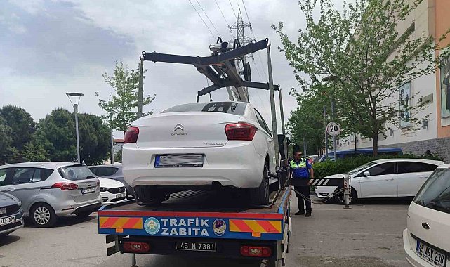AVM'de engelli yerine park eden sürücülere ceza