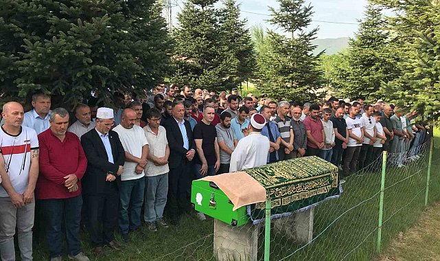 Ayağını çapa makinesine kaptırarak hayatını kaybeden yaşlı adam defnedildi