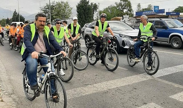 Aydın Anadolu İmam hatip Lisesi öğrencileri bisiklet kullanmayı yaygınlaştırdı