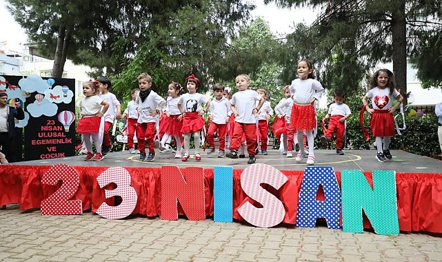 Aydın'daki çocuk gelişim merkezlerinde eğitim gören öğrenciler 23 Nisan'ı coşkuyla kutladı