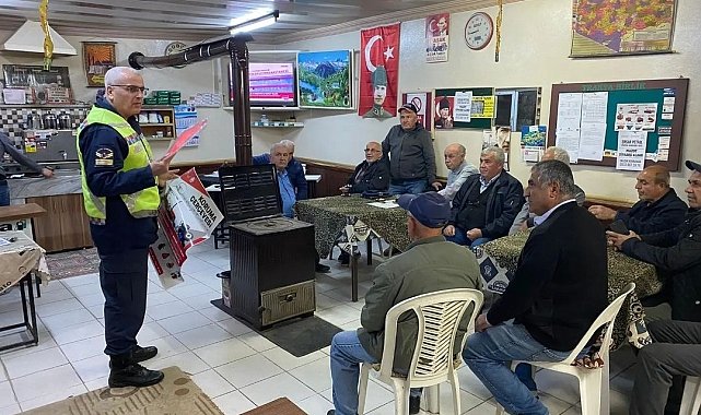 Babaeski'de jandarma traktör sürücülerini bilgilendirdi