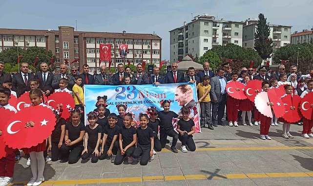 Bafra ve Alaçam'da 23 Nisan coşkuyla kutlandı