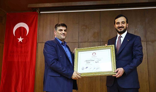 Bağcılar Belediye Başkanı Abdullah Özdemir mazbatasını aldı