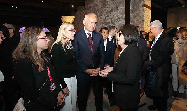 Bakan Ersoy: "Venedik Bienali, Türkiye'nin kültürel zenginliğini dünyaya gösterme imkanı sunuyor"