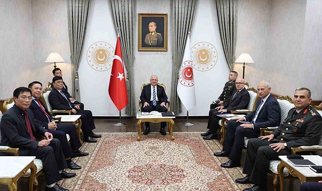 Bakan Güler, Vietnam Savunma Sanayi Başkanı Korgeneral Tuan'ı kabul etti