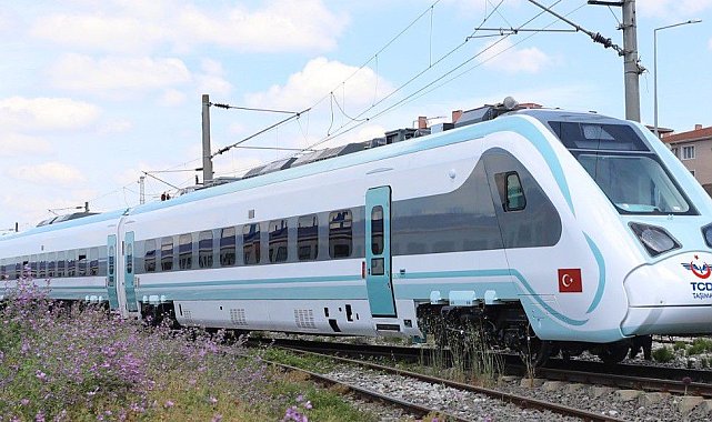 Bakan Uraloğlu: "2 yıl içerisinde yerli ve milli tren seti sayımız 25'e ulaşacak"
