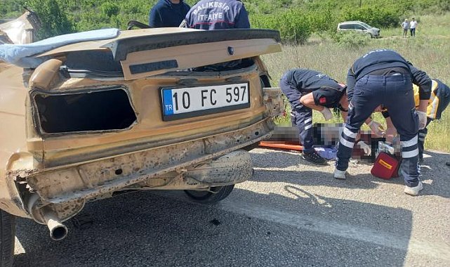 Balıkesir'de otomobil ile kamyon çarpıştı: 2 ölü, 1 yaralı