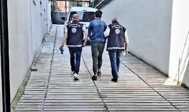 Balıkesir'de yabancı uyruklu göçmen kaçakçısı yakalandı