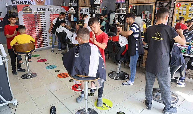 Banka sırası değil, tıraş kuyruğu
