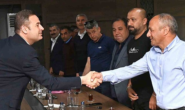 Başkan Ahmet Akın muhtarlarla buluştu