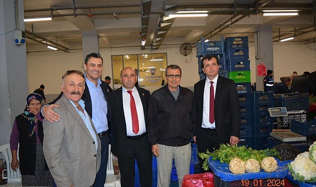 Başkan Akdeniz pazarcı esnafını dinledi