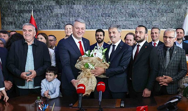 Başkan Alemdar görevi Osman Çelik'e devretti