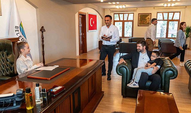 Başkan Boltaç, koltuğunu minik öğrenciye devretti