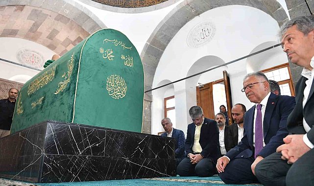 Başkan Büyükkılıç mazbatayı aldı; Seyyid Burhaneddin Hazretleri Türbesi'ni ziyaret etti