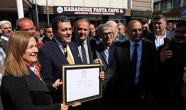 Başkan Demir, mazbatasını aldı