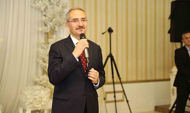 Başkan Dündar: "Gayretimiz, bu başarıyı örnek belediyecilik ile taçlandırmak"