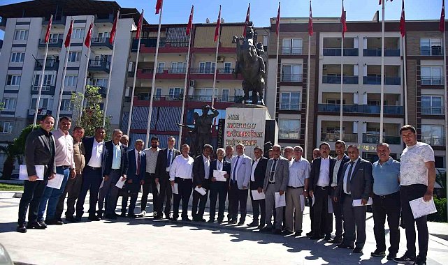 Başkan Kaya muhtarları yalnız bırakmadı