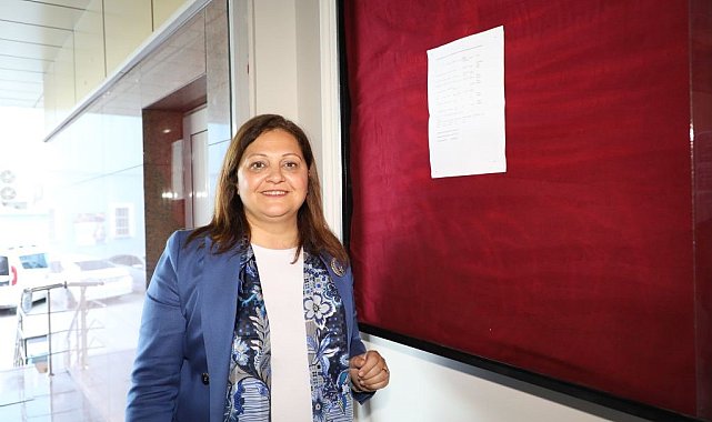 Başkan Köksal, mal varlığını sosyal medyadan açıklayıp belediye panosuna astı