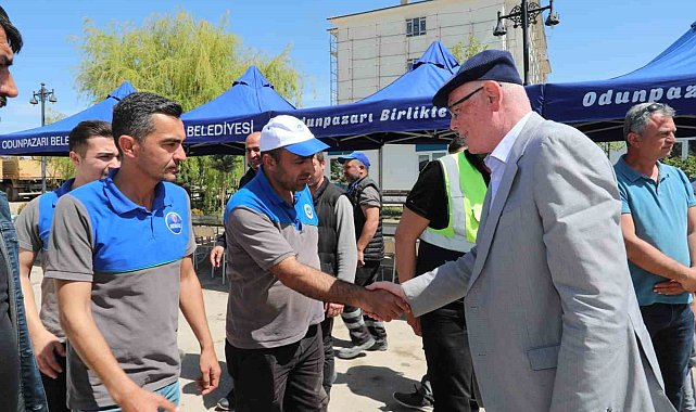 Başkan Kurt, belediye çalışanları ile bayramlaştı