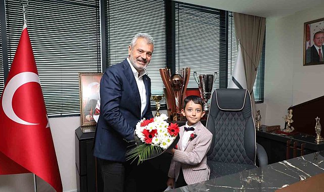 Başkan Öntürk, 23 Nisan'da görevi Şükrü Eymen'e devretti