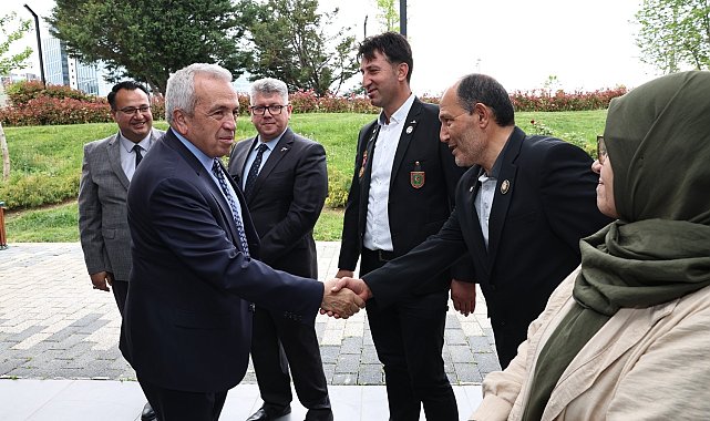 Başkan Özdemir şehit yakınlarını ve gazileri ziyaret etti