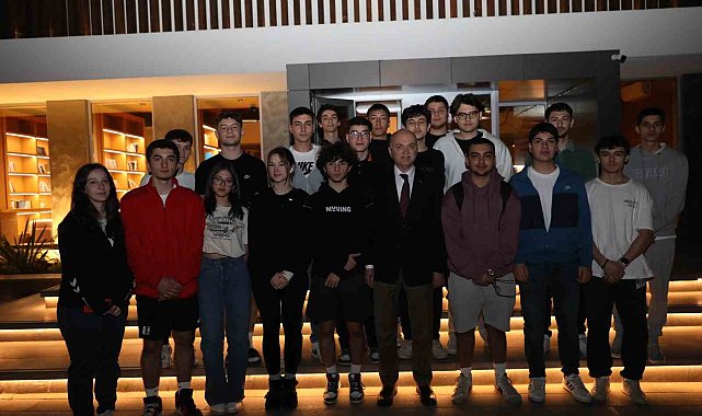 Başkan Özlü'den gençlere sürpriz