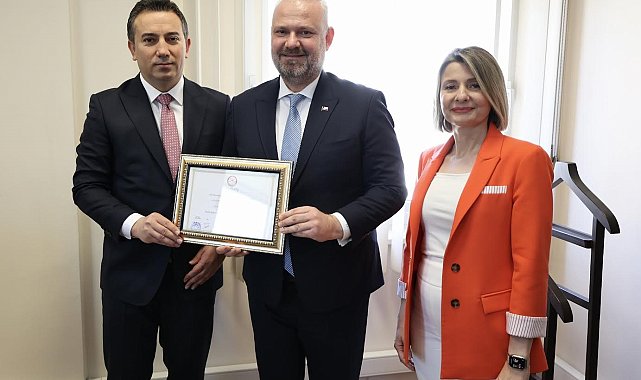 Başkan Pehlivan mazbatasını aldı