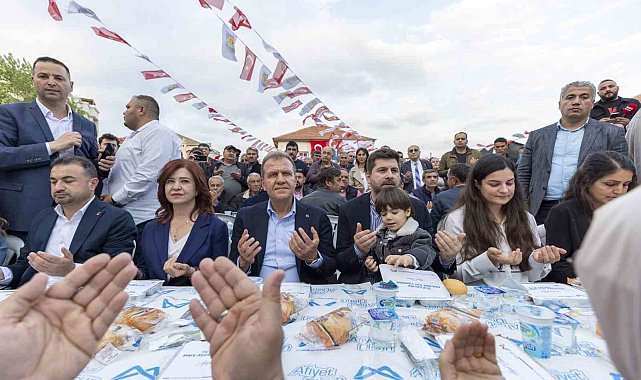 Başkan Seçer, 'Bayram Sofrası'nda Tarsus halkıyla buluştu