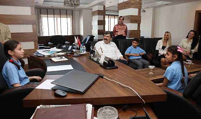 Başkan Yıldız, koltuğunu çocuklara devretti