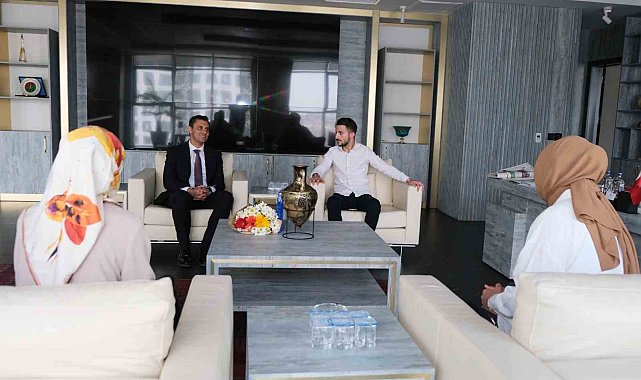 Başkan Zeyrek şehit ailesi ve gazi eşiyle bir araya geldi
