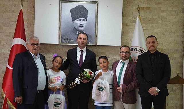 Başkanlık koltuğu 23 Nisan´da koltuk Havin ve Adar'ın oldu