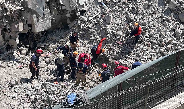Başkent'te göçük altında kalan işçi hayatını kaybetti